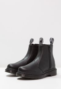 Dr. Martens Stövletter - black