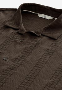 Next TEXTURED SHORT SLEEVE - Majica - brown