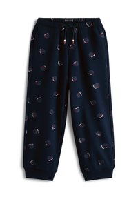 Ναυτικό μπλε φόρμας με μοτίβα μπάσκετ σε μαρονοκόκκινο και γκρι, ελαστική μέση με μαύρο κορδόνι και τελειώματα στα πόδια.