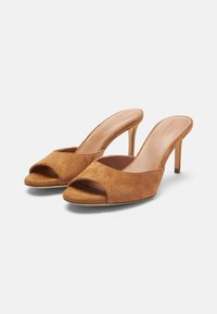 Scarosso LOHAN - Natikače na petu - tan suede