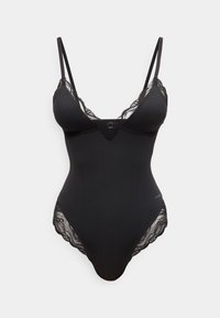 Μαύρο ολόσωμο κορμάκι με λεπτές τιράντες, δαντελένια διακόσμηση στα μπούστα και στα ανοίγματα των ποδιών, και μικρό ασημένιο γούρι στο κέντρο του στήθους.