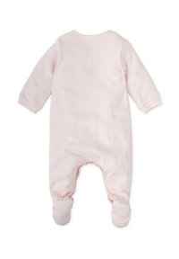 Romper de bebé en tono rosa claro, con mangas largas, textura acanalada y diseño con pies. Presenta un escote redondo y puños ajustados.