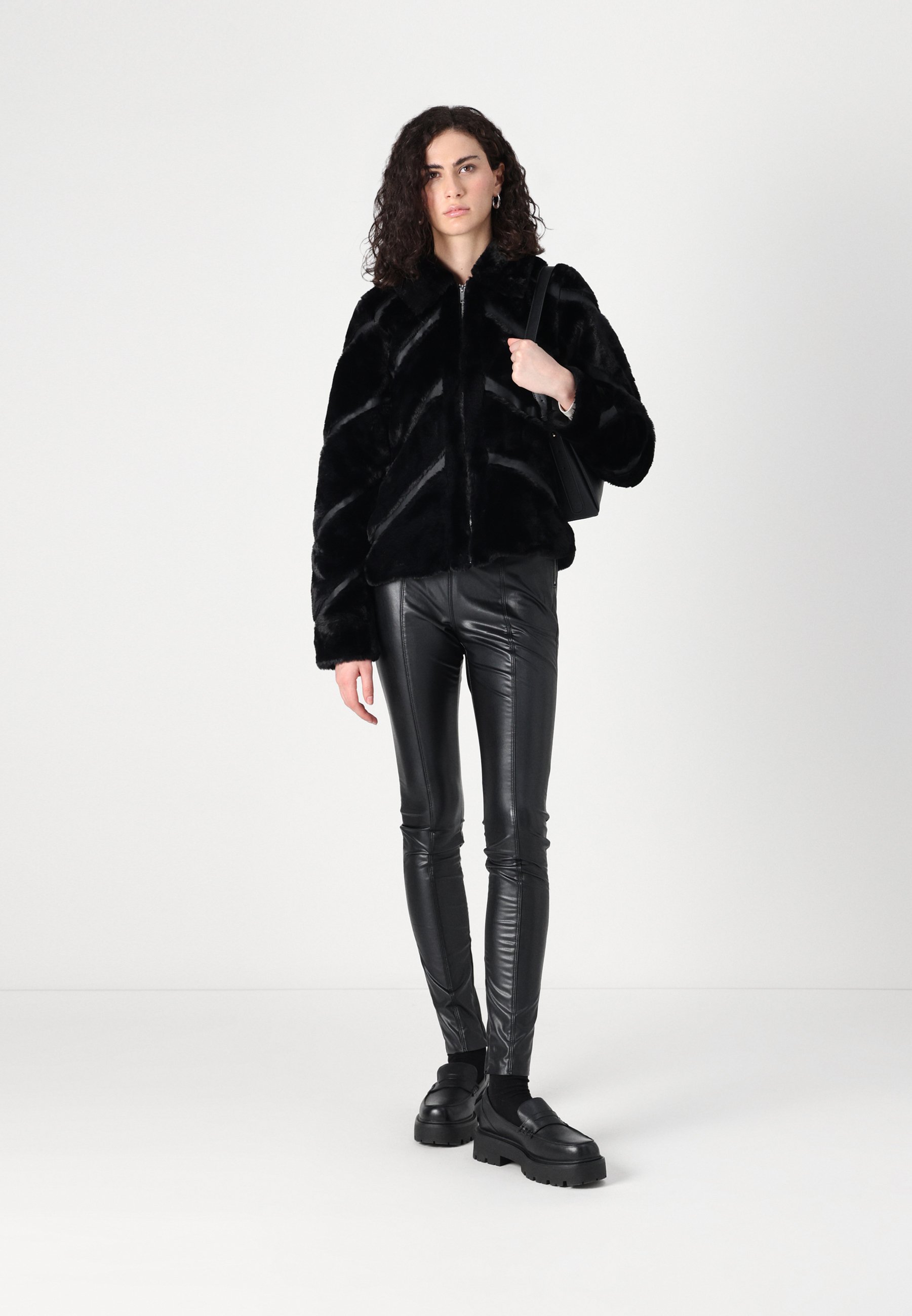 Vero Moda Tall VMSONJALUIS SHORT JACKET - Cappotto invernale