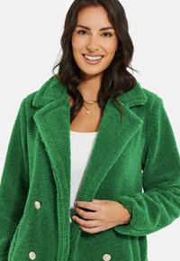 Threadbare KERMIE BOUCLE DOUBLE BREASTED - Short coat - green