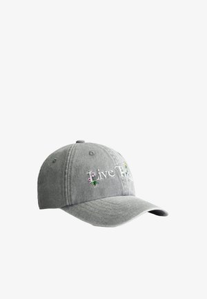 Grijze katoenen pet met een gebogen klep, voorzien van geborduurde tekst 'Live Today' met bloemaccenten op de voorkant.