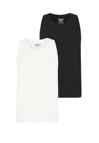 To sleeveless T-skjorter, en hvit og en svart, laget av bomull. Hver av dem har rund hals og en liten logo på forsiden.