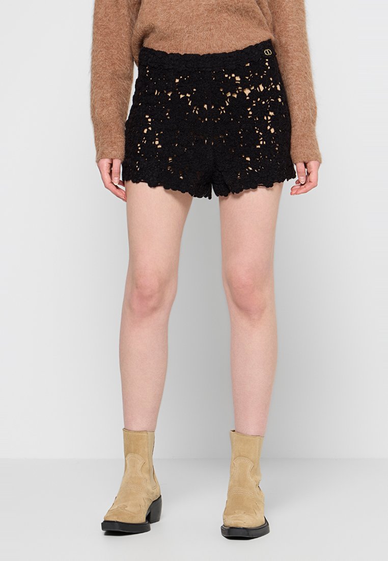 TWINSET Shorts zwart