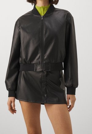 Kurtka ze skóry ekologicznej