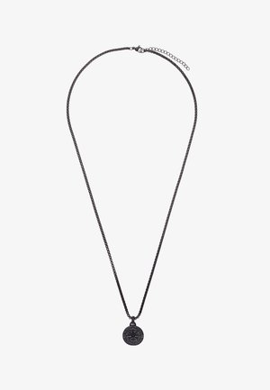 Collana in metallo nero con una catena sottile e un pendente a forma di bussola rotonda, caratterizzato da dettagli intricati e un clasp regolabile.