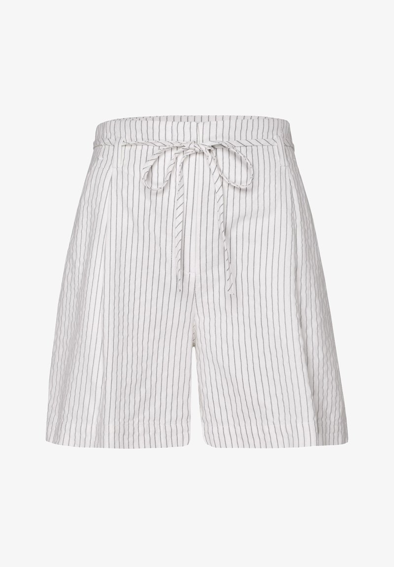 Shorts blancs à rayures verticales grises, avec une taille élastique munie d'un cordon de serrage et une coupe décontractée ; texture de tissu lisse.