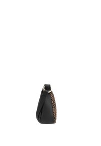 Borsa in pelle nera con finitura texture, caratterizzata da un lato con motivo zebra e un accento in hardware dorato sulla tracolla.