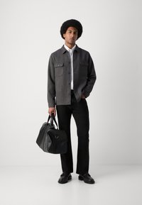Lindbergh TEXTURED OVERSHIRT - Lengva striukė - charcoal