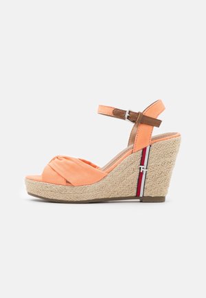 TOM TAILOR Sandały na platformie