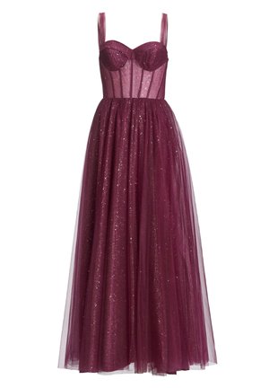 Bordowa wieczorowa sukienka z dopasowanym gorsetem, przejrzystą warstwą tiulu i subtelnymi błyskotkami. Posiada cienkie ramiączka oraz pełną spódnicę w kształcie litery A.