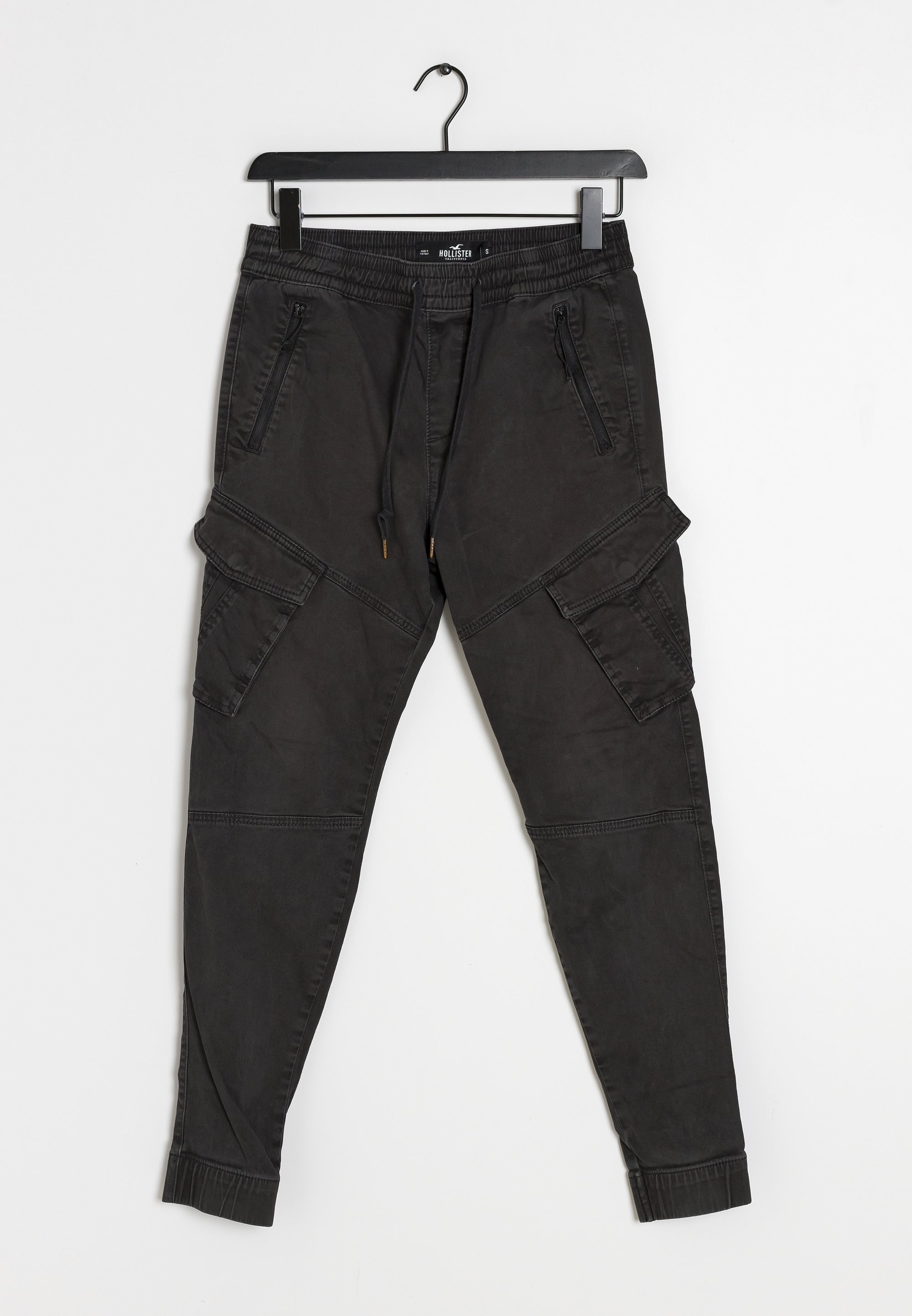Hollister Cargo trousers black (Pre-owned) Zalando