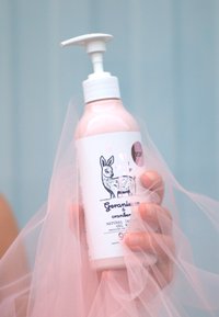 Yope NATURAL INTIMATE WASH - Duschgel - geranium & cranberry