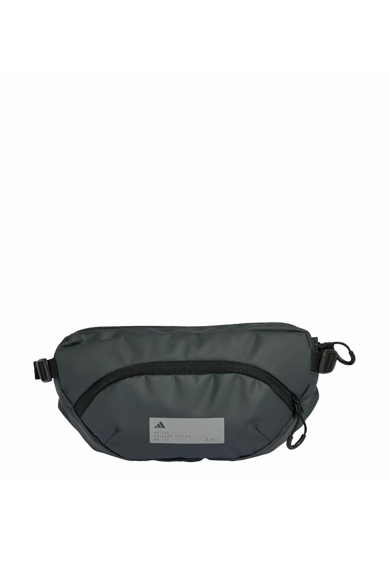 Borsa a spalla in nylon grigio con tasca con zip e tracolla regolabile. Presenta dettagli testurizzati e un'etichetta con logo sulla parte anteriore.