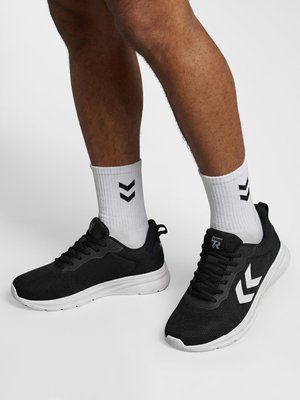 Hummel, REACH TR BREATHER UNISEX - Тренировъчна обувка - black