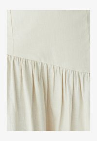 Valitud, off white