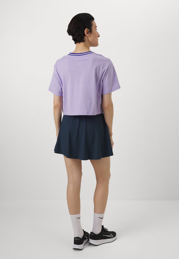 HERITAGE CROP TEE - Sports T-shirt - hydrangeas2