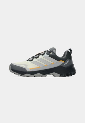 adidas Terrex, SKYCHASER AX5 - Hikingsko - off white/matte silver-coloured/grey three