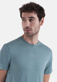 icebreaker LITESPEED - Camiseta básica - TURQUOISE/AQUA