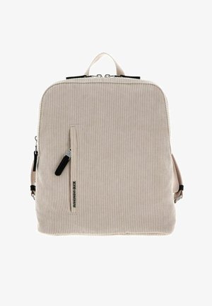 Sac à dos en velours côtelé beige clair avec une texture lisse, compartiment principal zippé, poche avant et éléments métalliques noirs.
