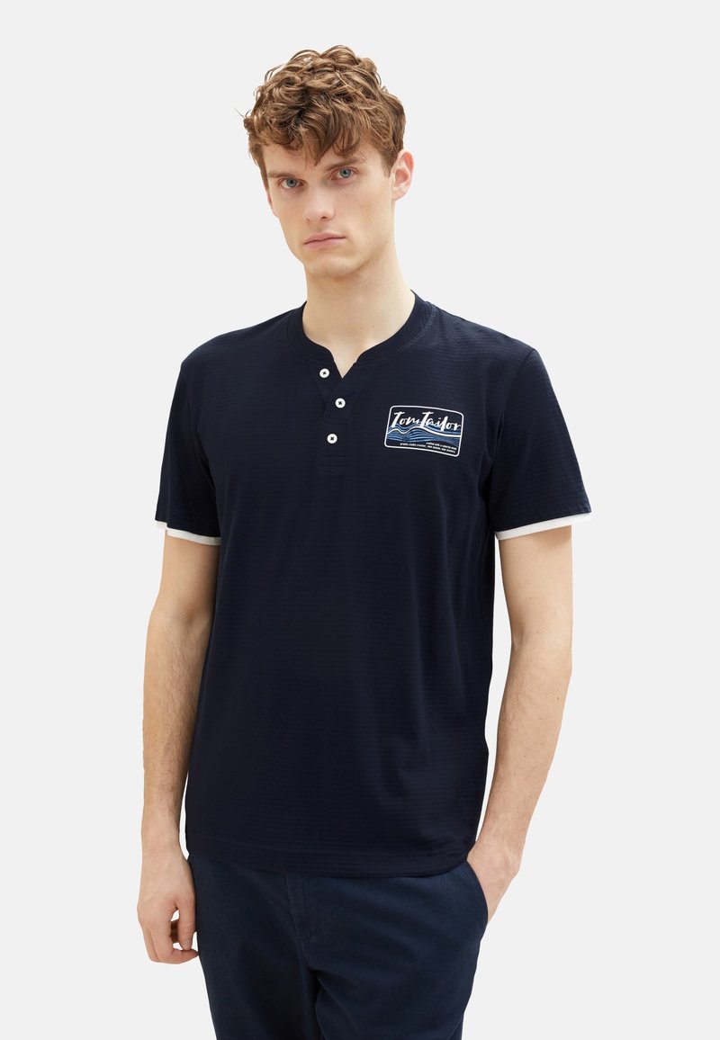 TOM TAILOR - KURZARM HENLEY GESTREIFT - T-shirts print - dunkelblau, Forstør