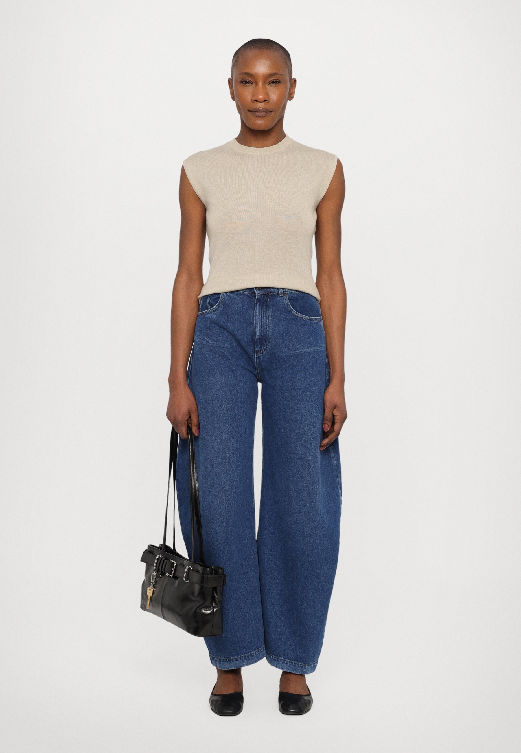 Osoi SHOULDER BROCLE - Handbag - stone black/black - Zalando