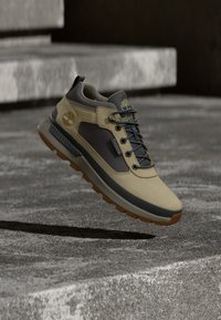 FIELD TREKKER - Športni copati - light beige