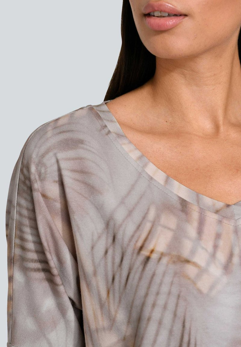 Damen T-Shirts | Alba Moda T-Shirt print beige - FT03120 Damen T-Shirts | Alba Moda T-Shirt print beige - FT03120