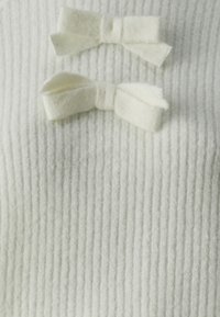 Pieces PCGABBY O NECK BOW - Pulover - cloud dancer