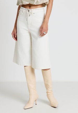 Calliope, PANTALONE CORTO - Short - bianco lana