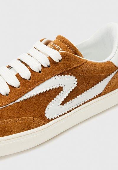 Stuart Weitzman RUNAROUND - Αθλητικά παπούτσια - hazel/white