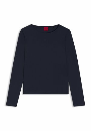 Granatowy top z długim rękawem wykonany z gładkiej tkaniny, z okrągłym dekoltem i subtelnym logo umieszczonym na środku klatki piersiowej.