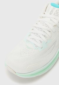 Thumbnail Image 9