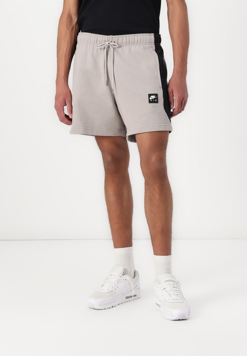 Nike Sportswear - Shorts - college grey/black, Enlarge