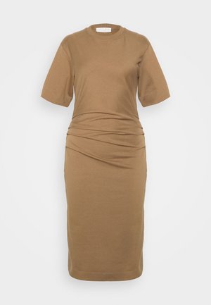 Brown, knee-length dress in soft fabric, featuring short sleeves, a round neckline, and gathered side detailing for a form-fitting silhouette.