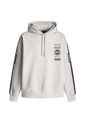 Grauer Kapuzenpullover aus weichem Stoff, mit einer Fronttasche, Kordelzugkapuze und schwarzen Seitestreifen mit Logos, die auf der Brust und dem Ärmel aufgedruckt sind.
