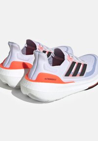adidas Performance ULTRABOOST LIGHT - Hardloopschoenen voor op de weg - cloud white   core black   solar red
