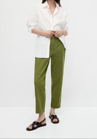 Massimo Dutti Chinosy