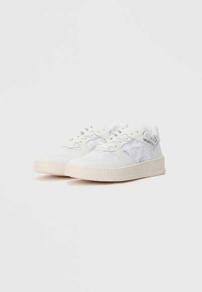 DKNY Women's Adira Rhienstones - Lace Up SneakerSneaker