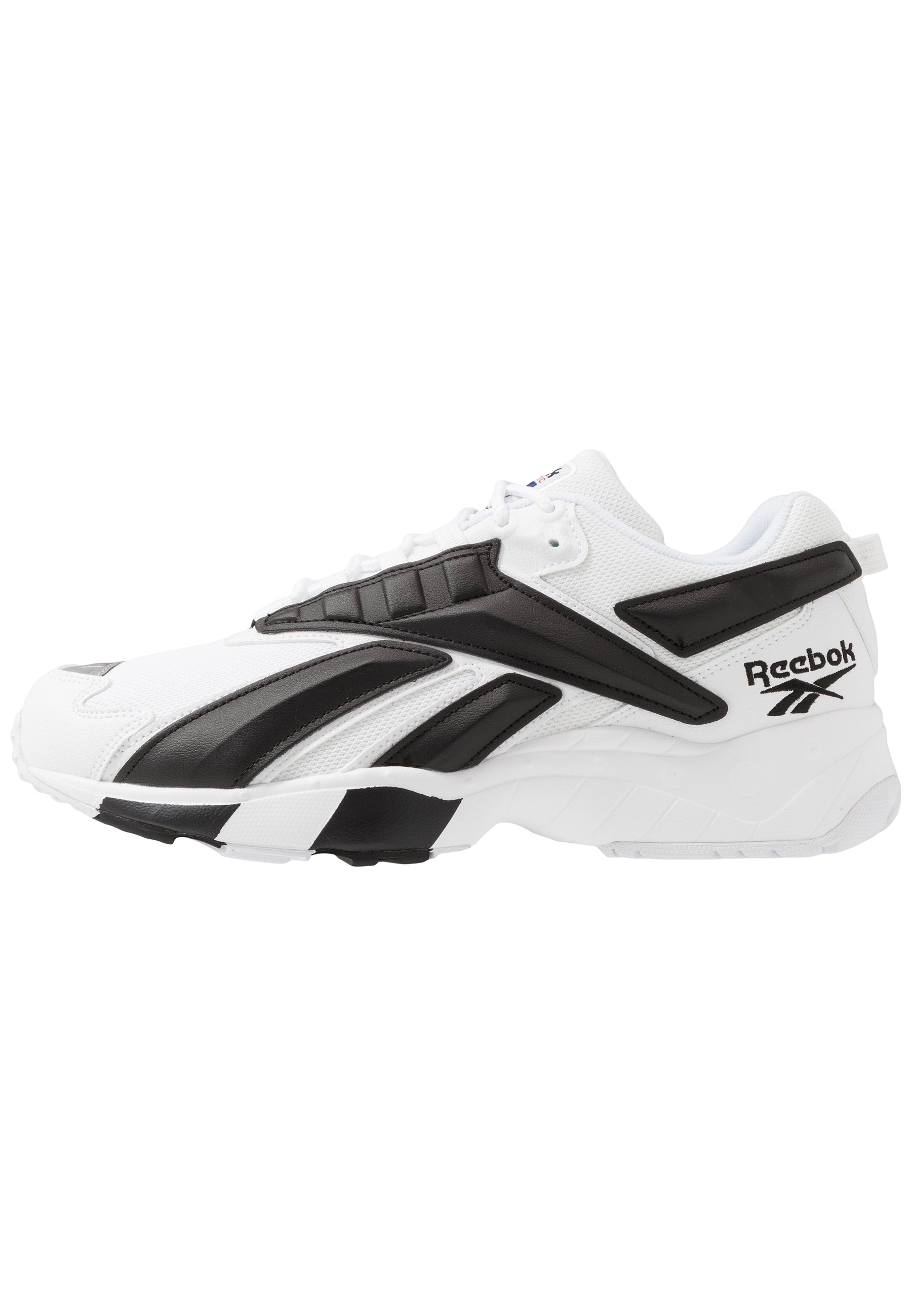 INTV 96 SHOES Sneakers whiteblack INTV 96 SHOES Sneakers whiteblack