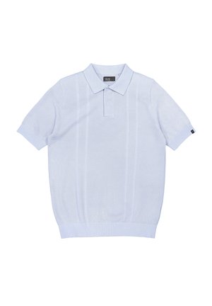 Lichtblauw gebreid poloshirt met korte mouwen, een gestructureerd patroon, geribbelde boorden en zoom, en een kraag met een kleine knoopsluiting.