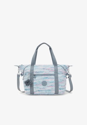 Harmaa ja vaaleanpunainen palmulehtikuosiset laukku, jossa on kaksi yläkahvaa, irrotettava olkahihna ja vetoketjuun kiinnitetty charm.