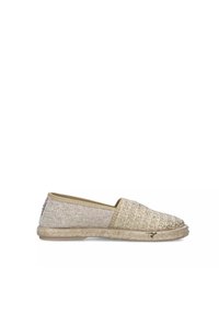 Scarpe slip-on in tela beige con una finitura texturizzata, suola in corda di juta e lato elasticizzato per una facile indossabilità. Design semplice senza decorazioni visibili.