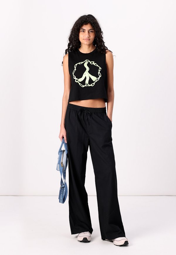 DROPPING IN PANT - Trousers2