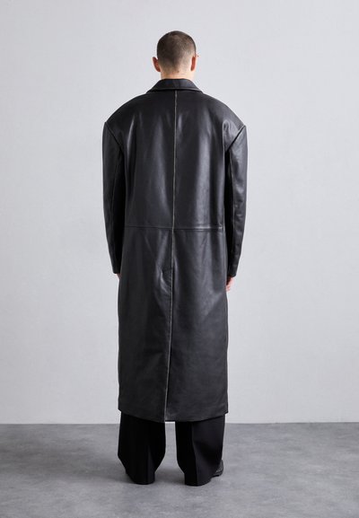 032c ORION COAT - Klassischer Mantel - black