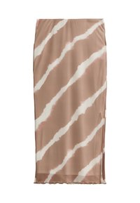 Falda larga marrón hecha de tela ligera, con rayas diagonales blancas, una abertura lateral y una textura suave y satinada.