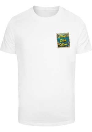 T-shirt bianca in cotone con un design stampato colorato sul lato sinistro del petto, con le parole "Ciao Ciao" in giallo e blu.